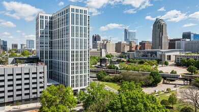 Maeve in Raleigh, NC - Foto de edificio - Building Photo