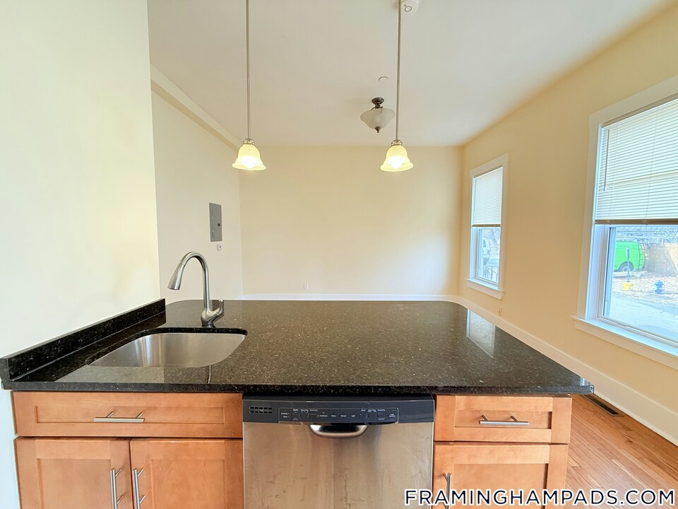 26 Centennial Pl in Framingham, MA - Building Photo