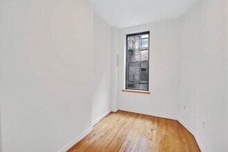 358 W 45th St in New York, NY - Building Photo - Building Photo