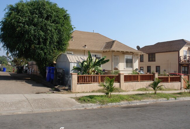 3047-3049 44th St in San Diego, CA - Foto de edificio - Building Photo