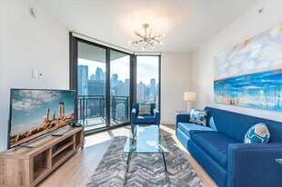 460 NE 5th St in Miami, FL - Building Photo