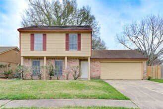 1371 New Tree Ln in Missouri City, TX - Building Photo - Building Photo