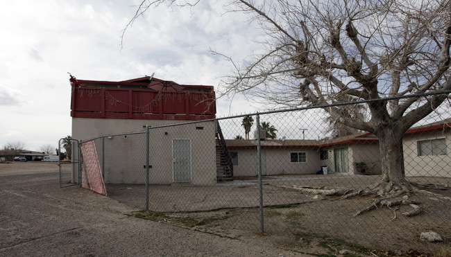 1242 Windy Pass in Barstow, CA - Foto de edificio - Building Photo