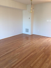 12822 Rexmore Dr in Germantown, MD - Foto de edificio - Building Photo