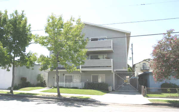 1015 Newport Ave in Long Beach, CA - Building Photo - Building Photo