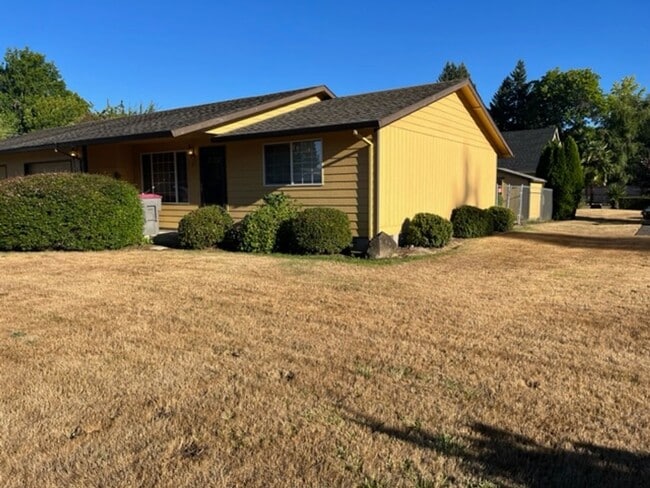 822 SW Fellows St in McMinnville, OR - Building Photo - Building Photo