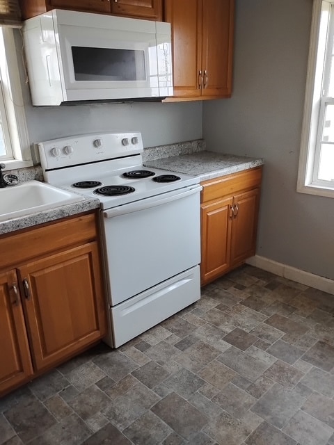 306 Abens Ave in Henry, IL - Building Photo - Building Photo