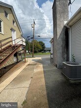 132 Main St in Mantua, NJ - Foto de edificio - Building Photo