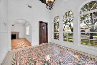 517 Minorca Ave in Coral Gables, FL - Building Photo - Building Photo