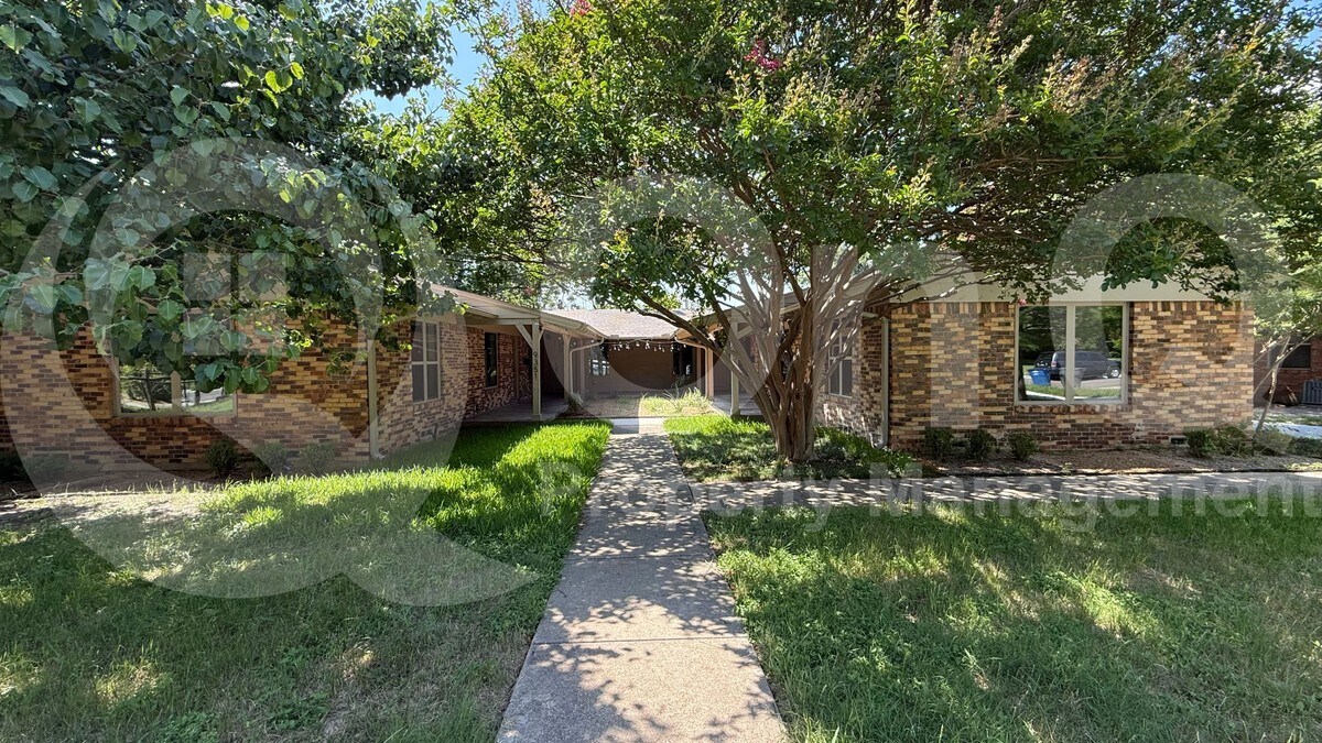 9351 Angora St in Dallas, TX - Building Photo