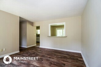 6705 Yuma Way in Louisville, KY - Building Photo - Building Photo