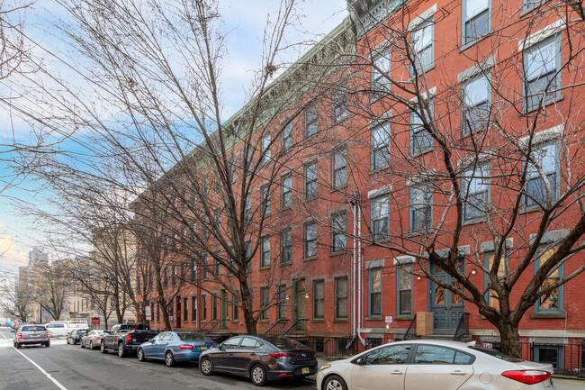 231 3rd St in Jersey City, NJ - Foto de edificio - Building Photo