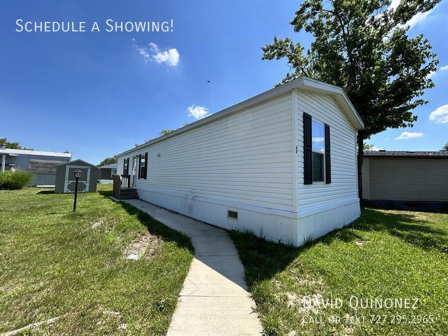 2737 W Washington Center Rd in Fort Wayne, IN - Building Photo
