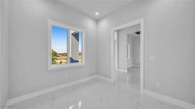 1029 NW 35th Pl in Cape Coral, FL - Building Photo - Building Photo