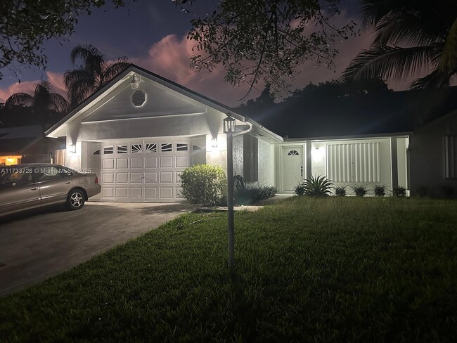 9771 SW 216th Terrace in Cutler Bay, FL - Building Photo - Building Photo