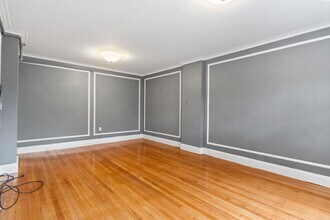 1450 Beacon St, Unit 201 in Brookline, MA - Building Photo - Building Photo