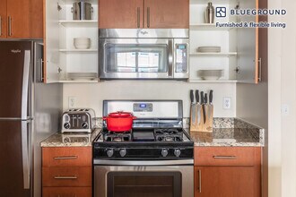 2400 M St NW in Washington, DC - Foto de edificio - Building Photo