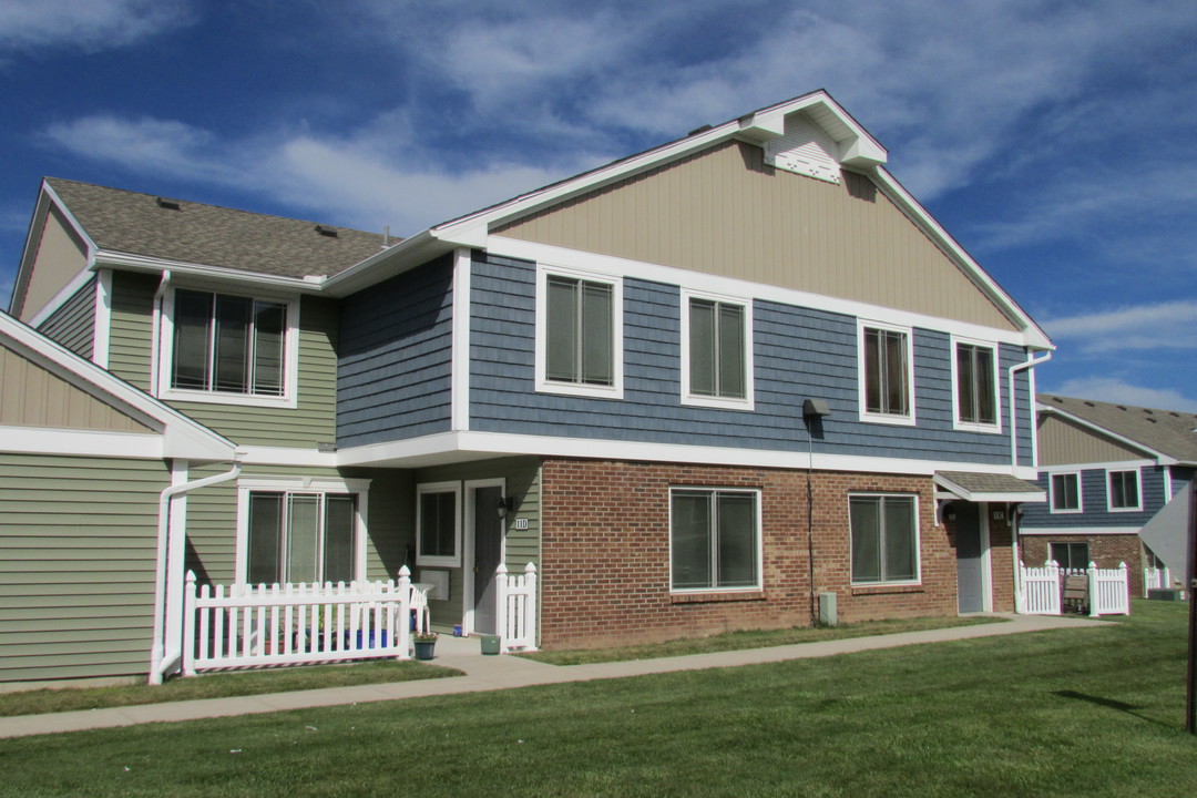 Stonewood Village in Henrietta, NY - Foto de edificio