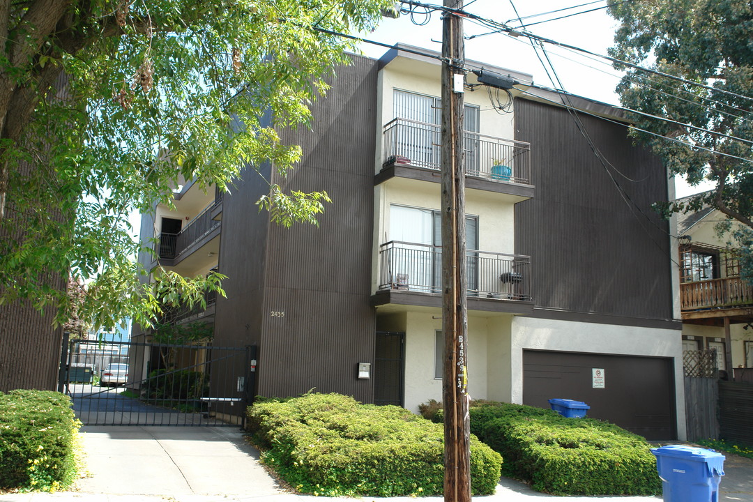 2435 Grant St in Berkeley, CA - Foto de edificio