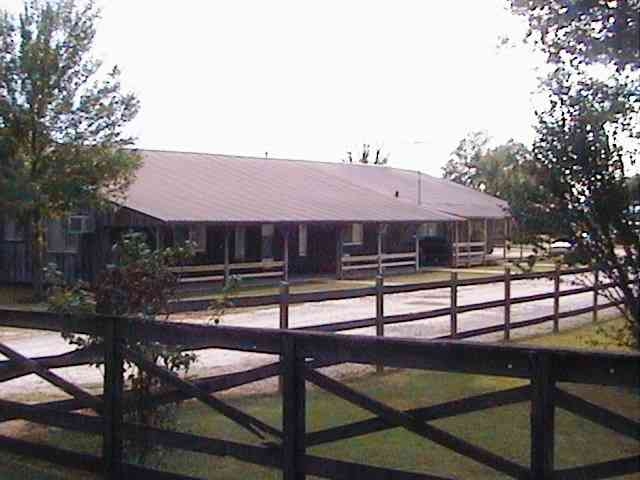 1050 Farm Rd in Monett, MO - Building Photo - Building Photo