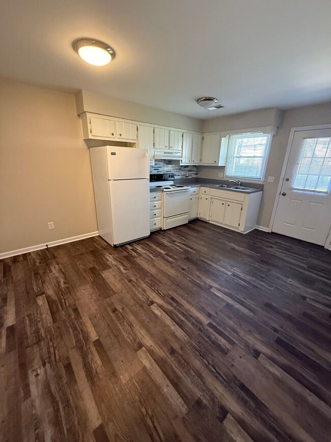 property at 108 E Edgewood Dr