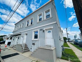 352 Keene St in Perth Amboy, NJ - Building Photo