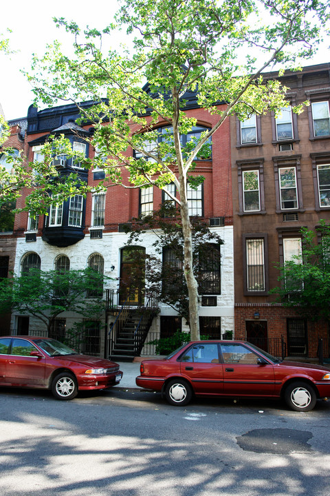 139 W 94th St in New York, NY - Foto de edificio