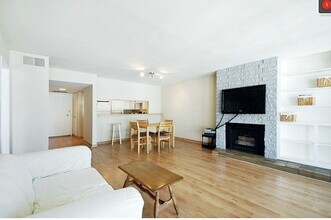 10966 Rochester Ave, Unit 6B in Los Angeles, CA - Foto de edificio - Building Photo