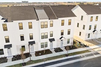 15244 Groveside Rd in Winter Garden, FL - Building Photo - Building Photo