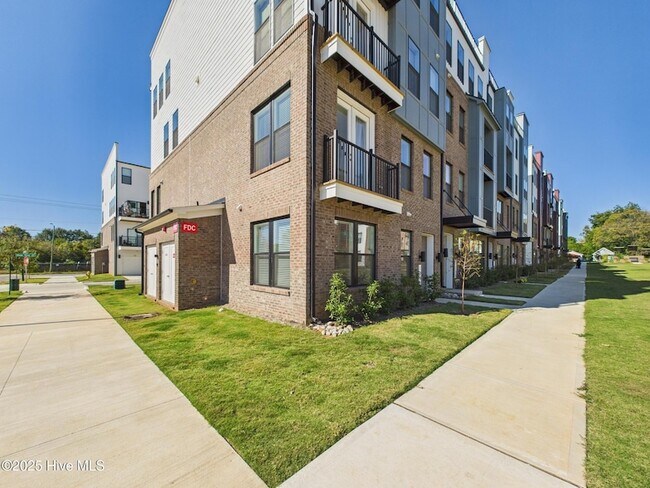 1259 Shaw View Aly in Raleigh, NC - Foto de edificio - Building Photo