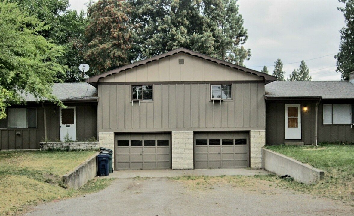 927-927 Emma Ave in Coeur d'Alene, ID - Building Photo