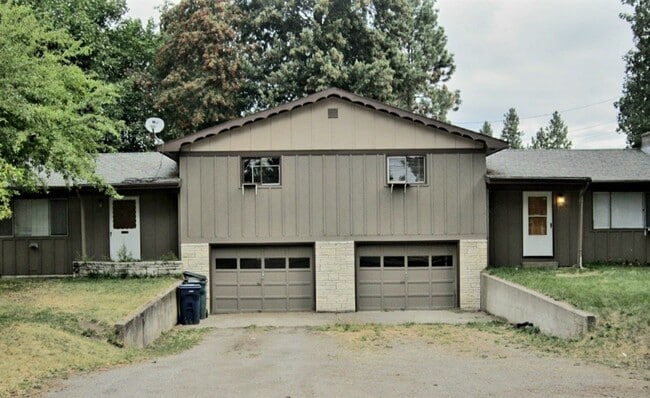property at 927-927 Emma Ave