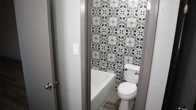 property at 2515 Edgedale Dr