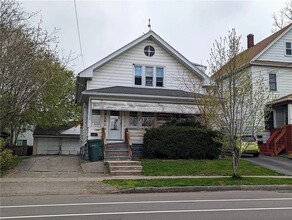 1661 N Goodman St in Rochester, NY - Building Photo - Building Photo