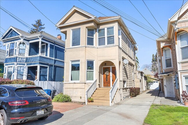 1821 Encinal Ave in Alameda, CA - Building Photo - Building Photo