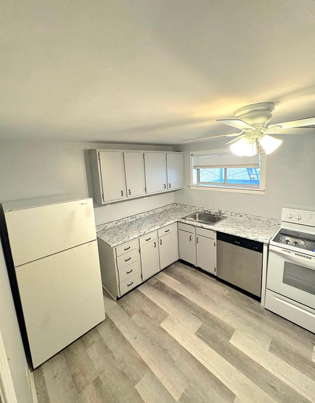 1027 Cochran Mill Rd, Unit 9 in Jefferson Hills, PA - Building Photo - Building Photo