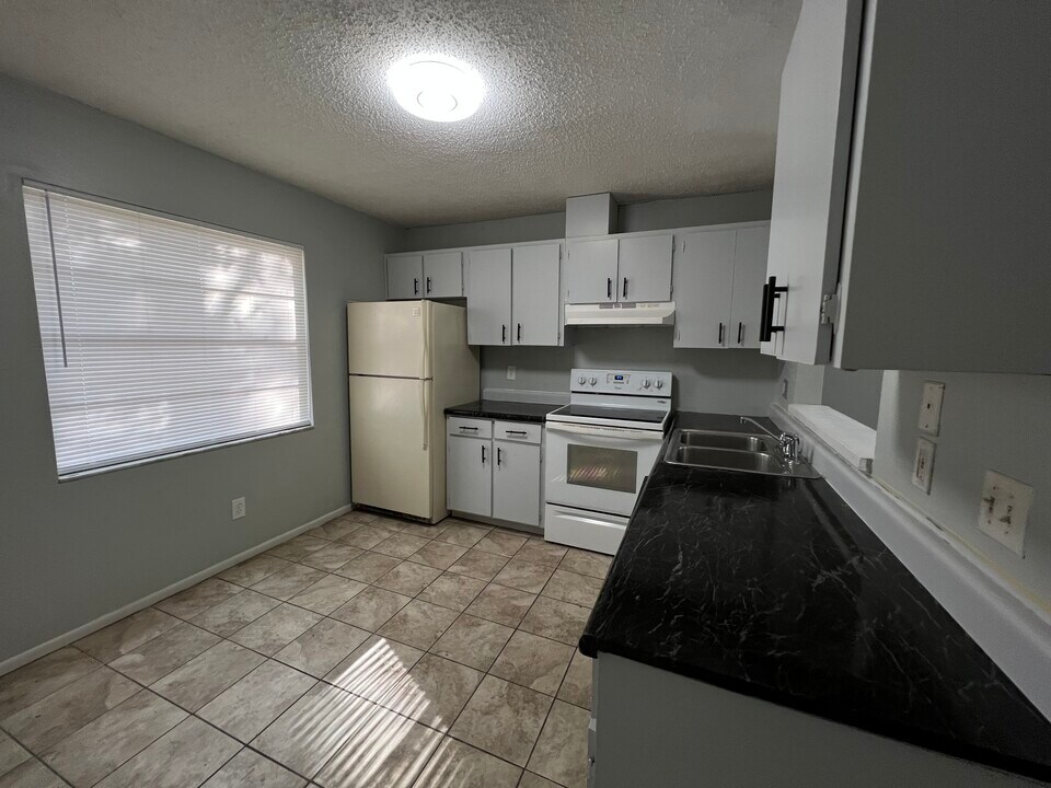 3152 Huron Ave in Oldsmar, FL - Building Photo
