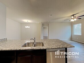 7719 London Tower Ln in Houston, TX - Building Photo - Building Photo