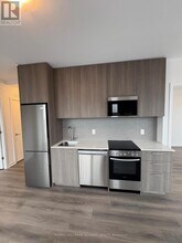 7439 Kingston Rd in Toronto, ON - Building Photo - Building Photo