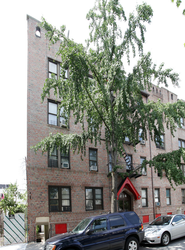 214 Gelston Ave in Brooklyn, NY - Building Photo - Building Photo