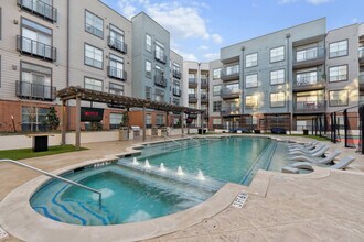 2901 Indiana St in Dallas, TX - Foto de edificio - Building Photo