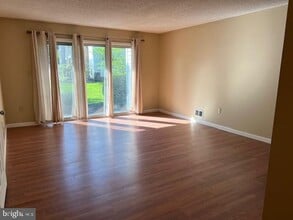 44 Holly Ct in Trenton, NJ - Building Photo - Building Photo
