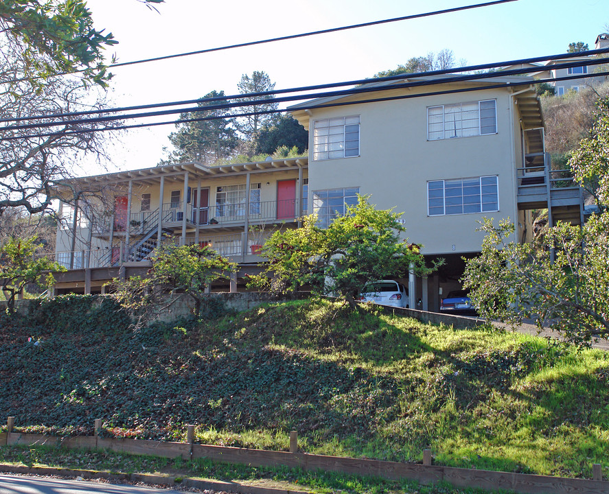 129 Woodland Ave in San Rafael, CA - Building Photo