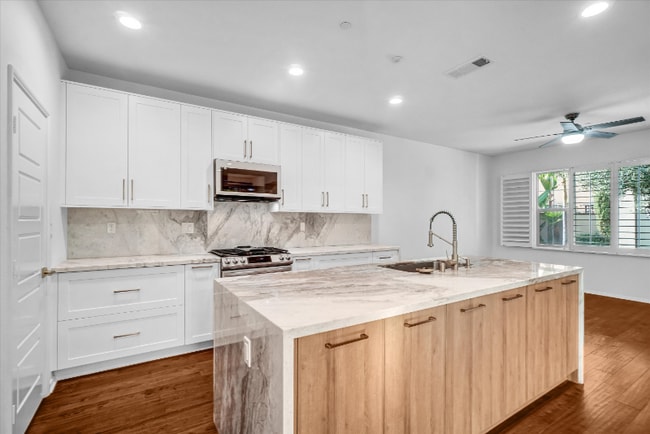 519 S Melrose St in Anaheim, CA - Foto de edificio - Building Photo