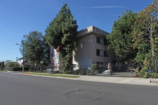 Carlota Park in Los Angeles, CA - Foto de edificio - Building Photo