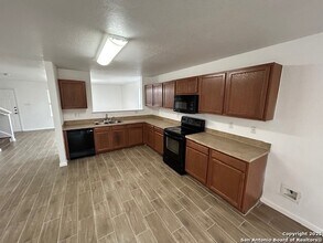 210 Butternut Blvd in San Antonio, TX - Foto de edificio - Building Photo