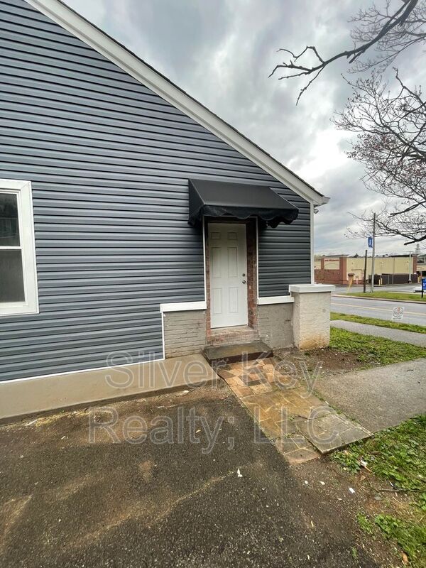 203 Green St in Athens, TN - Building Photo - Building Photo