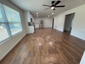 1207 30th Ave E in Bradenton, FL - Building Photo