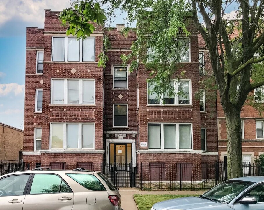 7040 S Cregier Ave in Chicago, IL - Building Photo