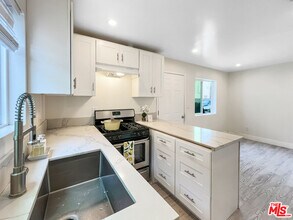 10019 San Gabriel Ave in South Gate, CA - Building Photo - Building Photo